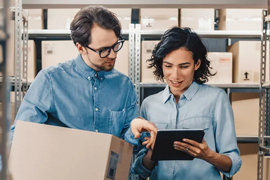 E-Commerce supply chain management systems for inventory tracking